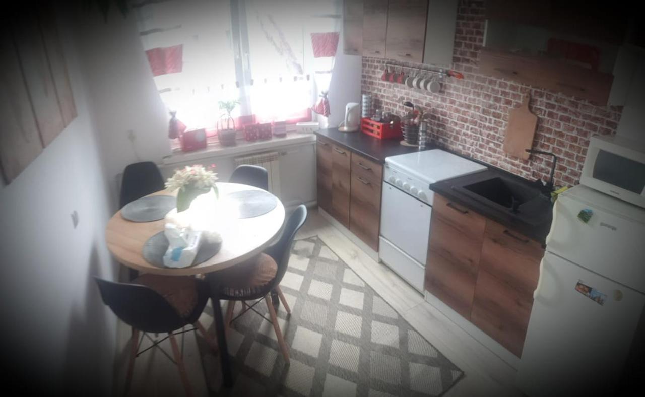 Apartament Wrzos Bieszczady Czarna  Buitenkant foto